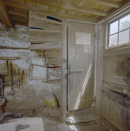 interieur werkplaats trap